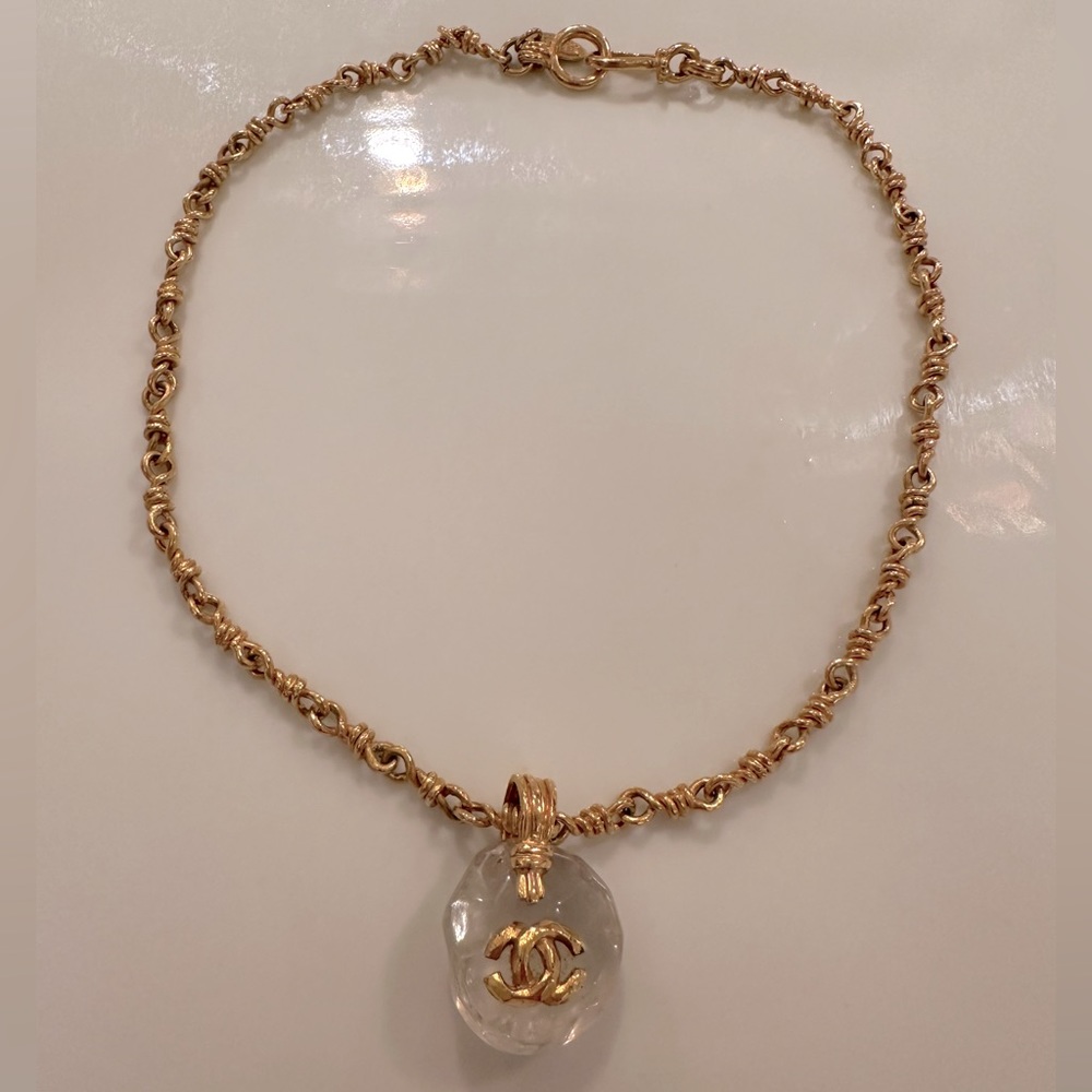 CHANEL Vintage Large Crystal Drop Necklace with CC Logo - Picture 4 of 4